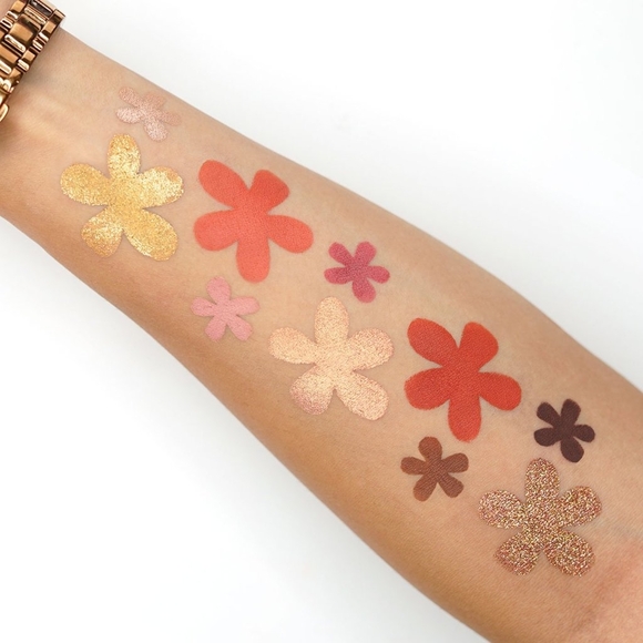 Poetry Of Love Palette - 16-Color Eyeshadow Palette - Coral - Picture 3 of 3